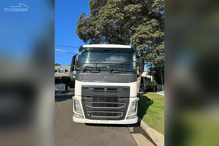 Volvo FH 540 — imagem referencial TruckSales